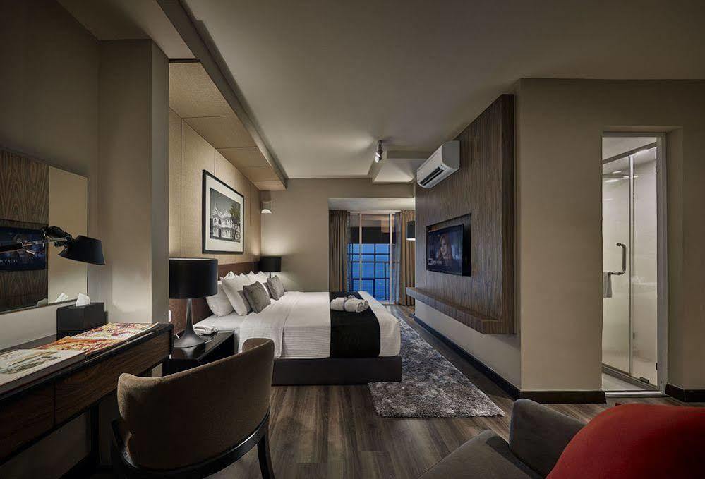 Maritime Luxury Suites George Town Exterior photo