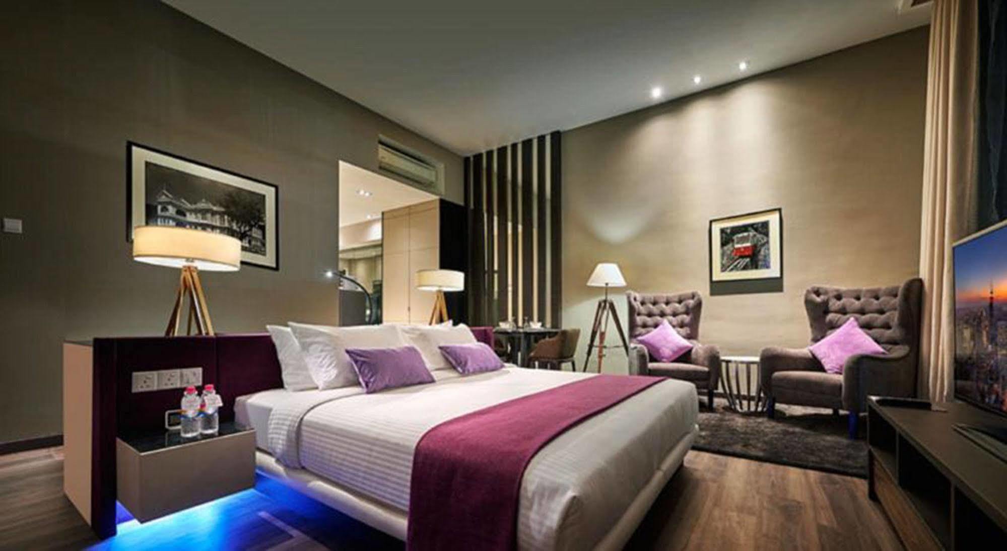Maritime Luxury Suites George Town Exterior photo